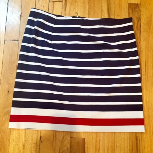 Banana Republic Dresses & Skirts - Banana Republic women skirt size 12 NEW